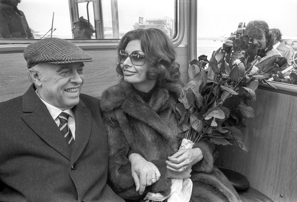 Sophia Loren férjével, Carlo Pontival 1975-ben