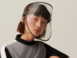 A Louis Vuitton a maszkok Rolls Royce-ával védekezne 300 ezer forintért!