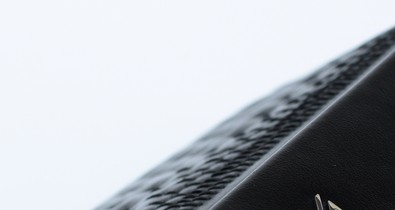 Limited edition: egy táska, amelyet a hullámok inspiráltak