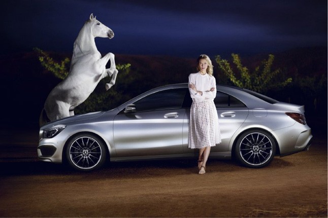 Sztármodell reklámozza a magyar Mercedest!