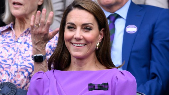 Itt a szívszorító magyarázat! Hát ezért viselt lilát Katalin hercegné a wimbledoni tenisztornán