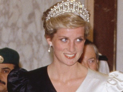 Így készültek Diana hercegné ruhái! Nyilvánosságra kerültek a fotók! 