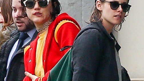 Kristen Stewart és barátnőjének erotikus játszadozása a parkolóban!