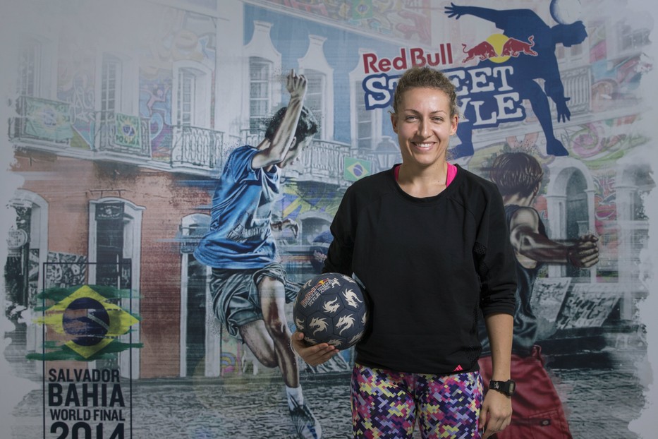 A lány, aki a freestyle fociban tört csúcsra: Szász Kitti négyszeres világbajnok