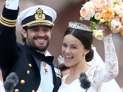 Soha nem látott fotók kerültek elő a világ legsármosabb hercegének az esküvőjéről