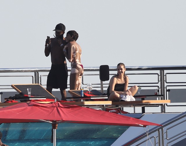 Palvin Barbara Lewis Hamilton Winnie Harlow