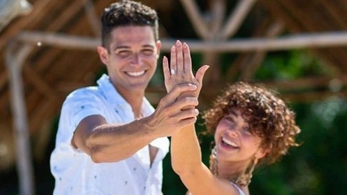 Kapaszkodj meg: a sorozatsztár eljegyzési gyűrűje oltári drága