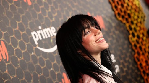 Billie Eilish új fotója tocsog a vérben - de mi történt?