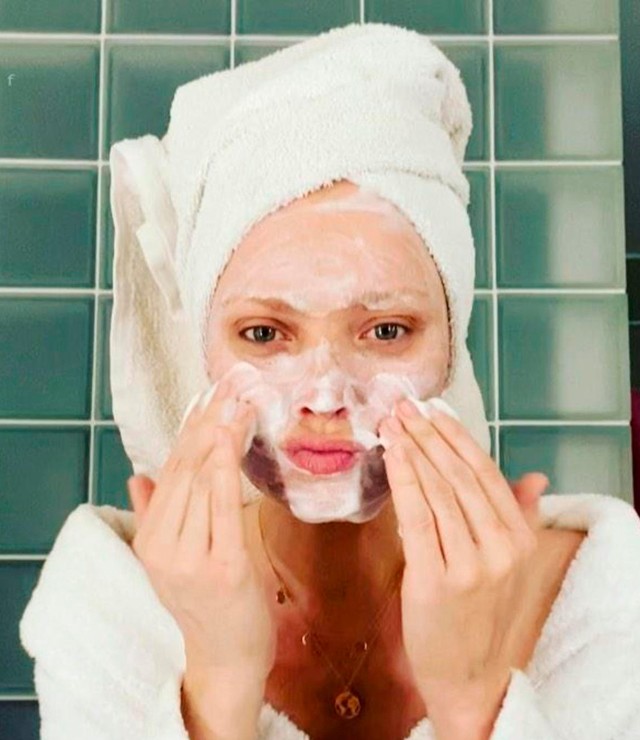 Arcmosásnál ezt a szabályt kövesd, hogy sokkal szebb legyen a bőröd