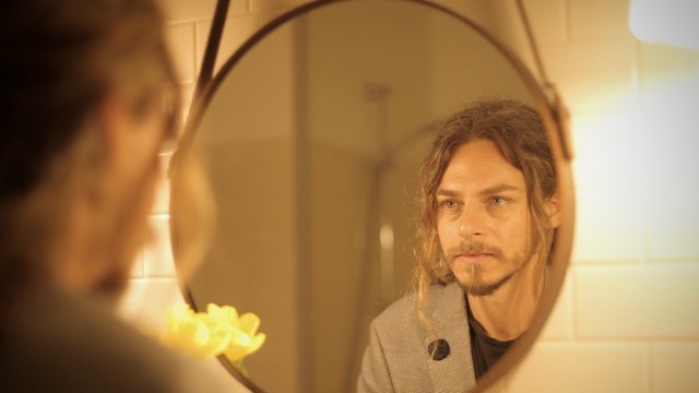 Ma már teljesen megbékélt önmagával, de az önismereti utazást egy életen át tartó munkának tartja Steiner Kristóf, akinek a rendszeres elvonulások is sokat segítenek