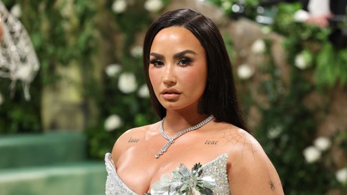 Demi Lovato férjhez ment, Vivienne Westwood menyasszonyi ruhája az egyik legkülönlegesebb, amit valaha láttunk