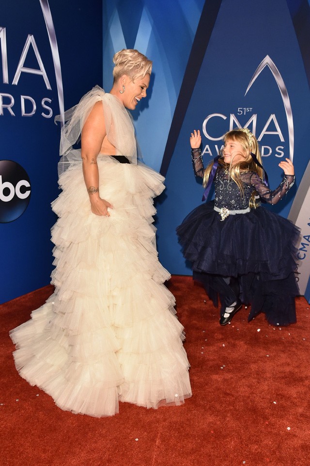 Pink ismét kislányával ment a vörös szőnyegre, olyanok, mint két tündér