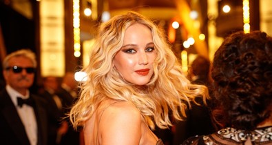 Jennifer Lawrence visszatért a hollywoodi pezsgésbe, és megjelenésével mindenkit letarolt