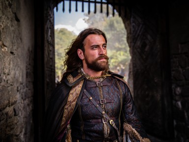 Hunyadi sorozatkritika: Ha a Trónok harcában elfogadjuk a brutalitást és a meztelenséget, akkor a saját történelmünkben miért botránkozunk meg rajta?