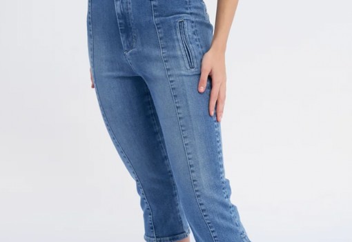 Édes bosszúval tért vissza ez az elfeledett ruhadarab: igen, a capri nadrág menőbb, mint valaha