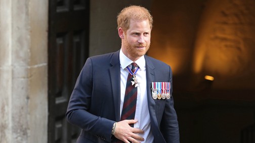 Valami nagyon nem stimmel Harry herceg hajával: a rajongók egyből kiszúrták a furcsaságot