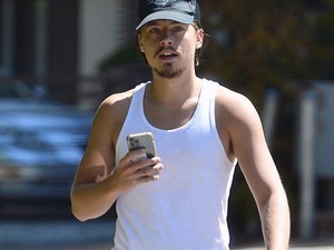 Cole Sprouse atlétás fotóival áldjuk meg a hírfolyamodat