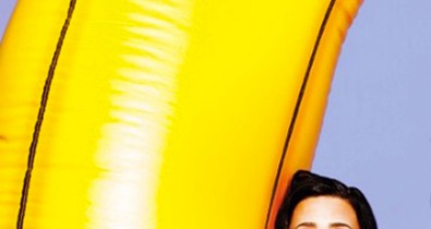 Súlyproblémák? Ugyan! Demi Lovato topless is vállalja magát