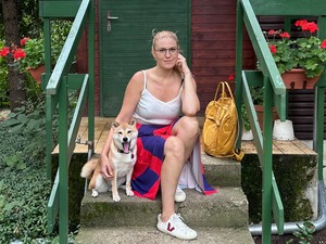 A nemes egyszerűség, a természetre és az egymásra kapcsolódás öröme, az idő teljesebb megélése – a Kerekerdő Házikó története