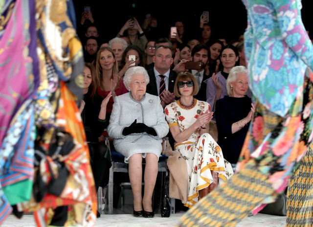 Erzsébet királynő Anna Wintour London Fashion Week