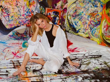 Cserbik Rita újraértelmezi az absztraktot és még téged is meggyőz az alkotás felszabadító hatásáról