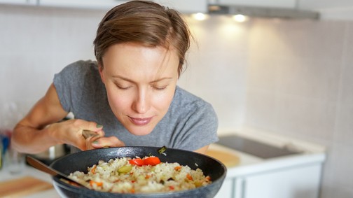 Ezért ne edd soha forrón a rizst