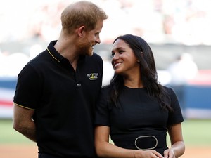 Szerintünk nagyon cuki Meghan és Harry, de mások szerint valami nem stimmel köztük...