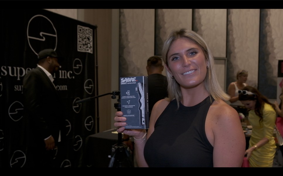 Exkluzív! Belenéztünk az Emmy-vendégek ajándéktáskájába!