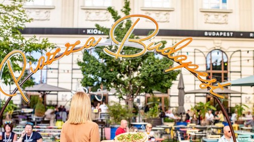Igen, itt tényleg olyan pizzát ehetsz, mint Olaszországban: Piazza Budapest