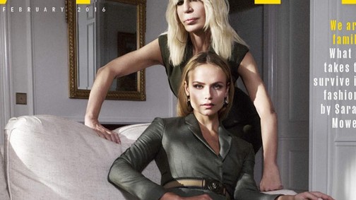 Bár sose láttuk volna Donatella Versace új címlapját!