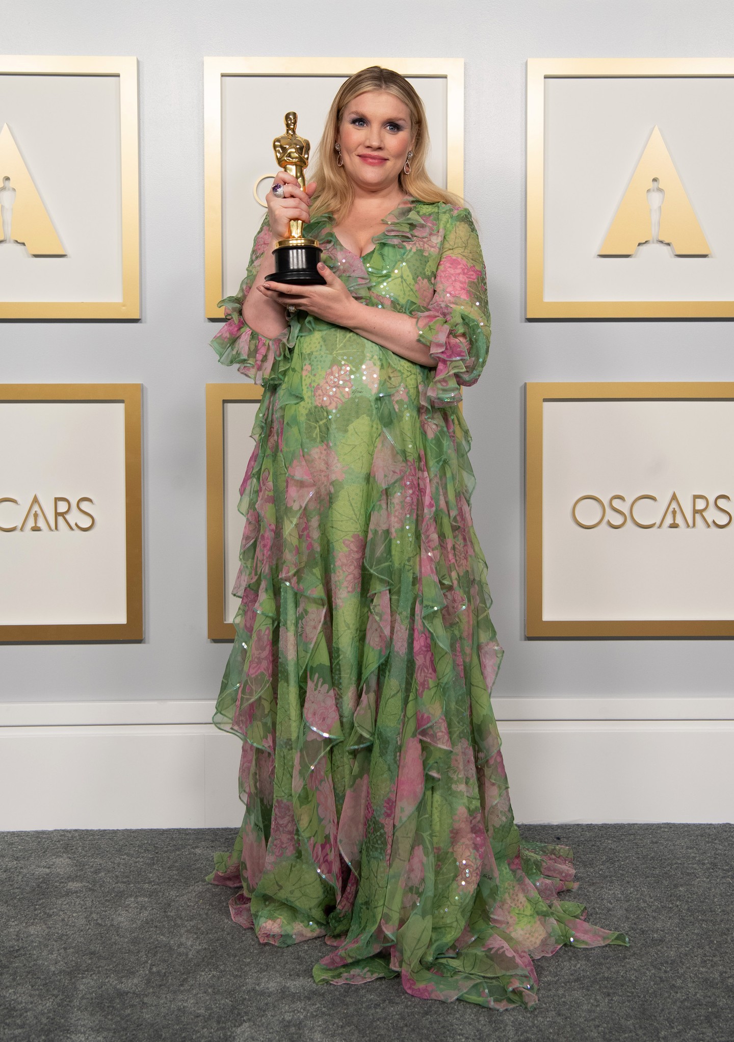 Emerald Fennell ruhája száz százalék tavasz! 