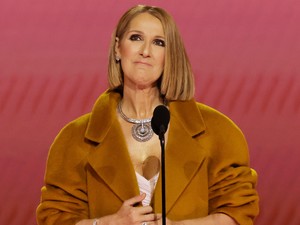 Összeszorul a szívünk: a nagybeteg Céline Dion könnyeivel küszködve öleli fiát a párizsi olimpián