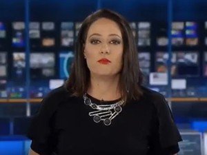 Elfelejtette a bemondónő, hogy élő adásban van, a reakciója annyira cuki