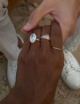 Ovális eljegyzési gyűrűk