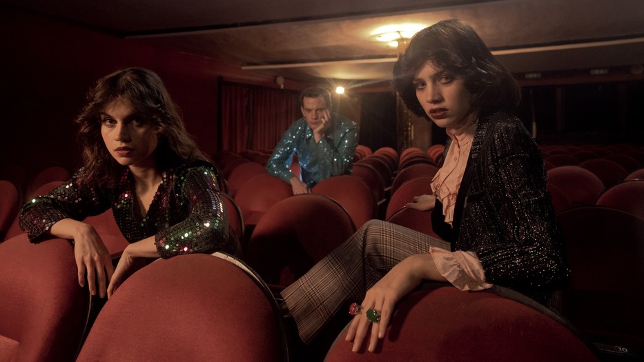 "Hagyni kell a fiatalokat érvényesülni" - A besúgó színészei meséltek a sorozatról