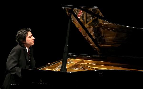 Gyakran szakadnak a húrok