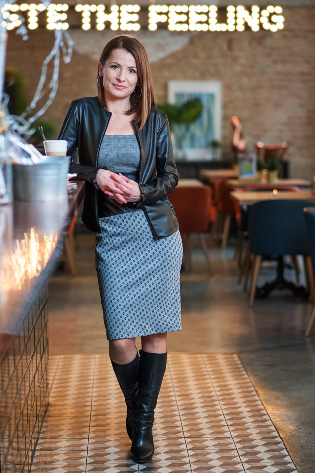 Ezen a héten a mindig mosolygós lakberendező, Vátyi Erika gardróbjába lesünk be