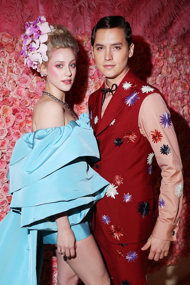 Lili Reinhart és Cole Sprouse