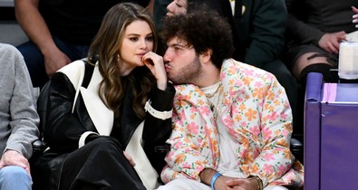 Selena Gomez titokban már menyasszony? Itt a bizonyíték, hogy ő és Benny Blanco már az esküvőjüket szervezik