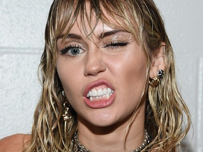 Megőrülsz, megvadulsz, ha meglátod Miley Cyrus izmos testét