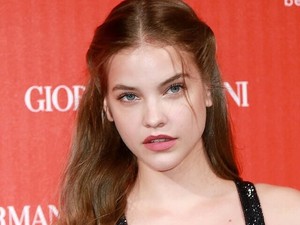 Palvin Barbi csodaszép görög istennőként lépett a vörös szőnyegre