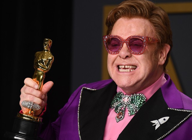 Zseniális fotók készültek az Oscar legrosszabbul öltözött sztárjairól