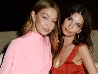 Gigi Hadid bikiniben teljes ellentéte Emily Ratajkowskinak!