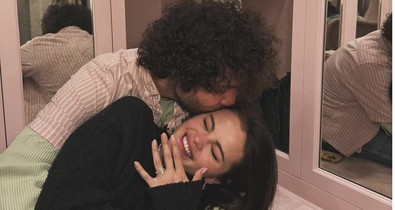 Összehasonlították Selena Gomez és Hailey Bieber eljegyzési gyűrűjét - az egyik négyszer annyiba került, mint a másik