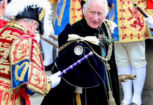 Károly király skót koronázási fotóitól eláll a lélegzetünk!