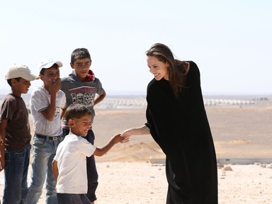 Angelina Jolie szíriai menekülttáborba látogatott el