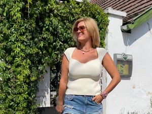 Így viseld a farmersortot, a tökéletes nyári szett alapdarabját