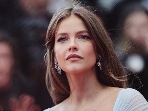Lélegzetelállító fotósorozatot posztolt Palvin Barbara, csak úgy ragyog a magyar modell