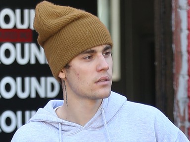 Justin Bieber haja most már RÓZSASZÍN