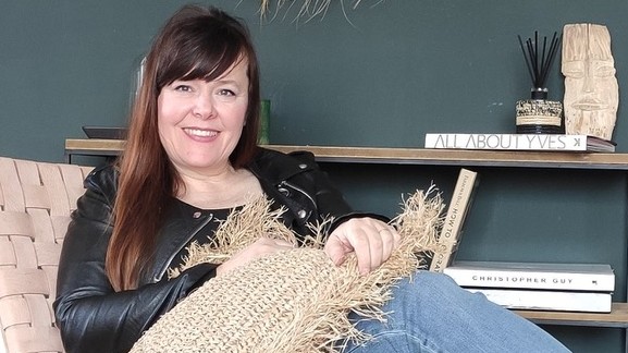 Jöhet a hétvége! Ezzel a szettel zárja a hetet Szakos Andrea